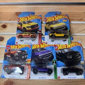 Hot Wheels Pick Up Trucks SUV Ram Rebel/Silverado/Hummer Diecast 1:64 Lot (5)